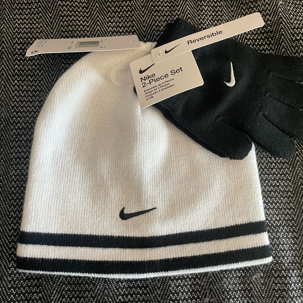 Nike Black and White Reversible Beanie and Gloves